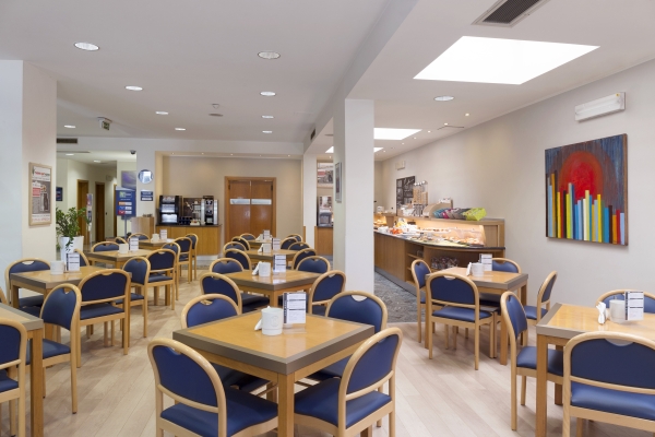 City Hotel & Suites (Foligno)